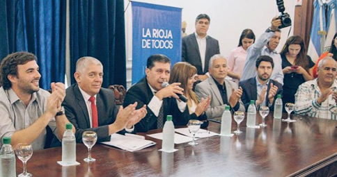 Banco Rioja y el gobierno provincial bancarizaron los programas sociales